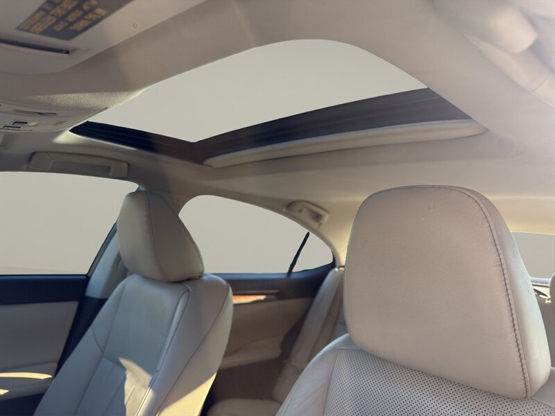 2016 Lexus ES 300h - Photo 19 - Warrington, PA 18976