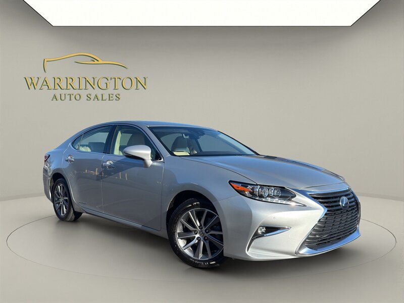 2016 Lexus ES 300h  