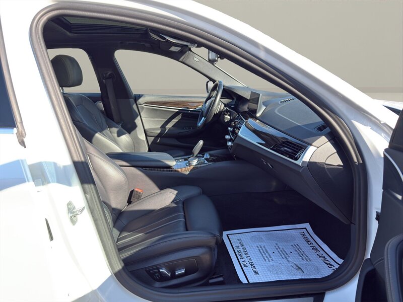2020 BMW 530i xDrive - Photo 18 - Warrington, PA 18976