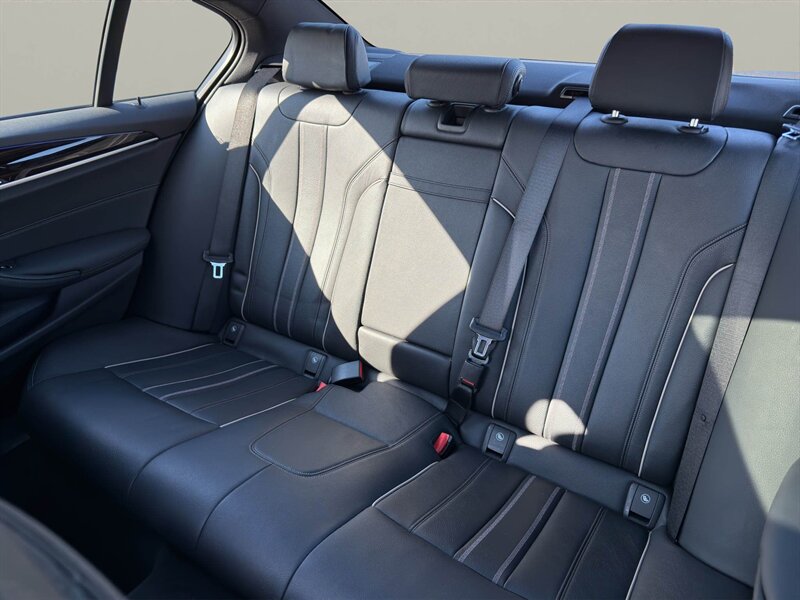 2020 BMW 530i xDrive - Photo 13 - Warrington, PA 18976