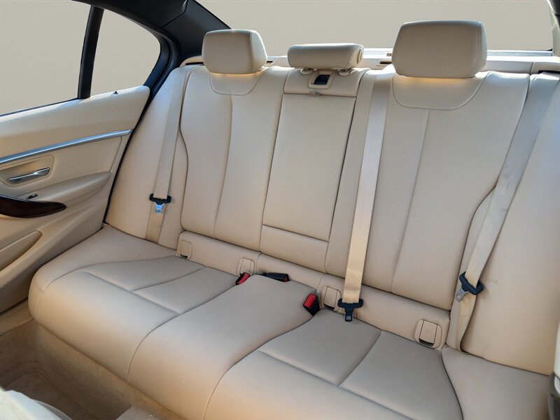 2016 BMW 328i xDrive - Photo 13 - Warrington, PA 18976