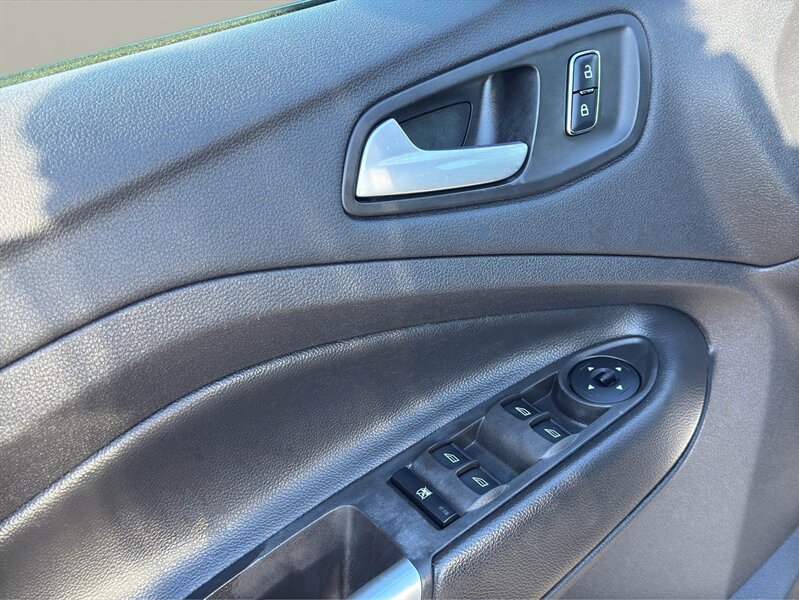 2016 Ford Escape SE - Photo 12 - Warrington, PA 18976