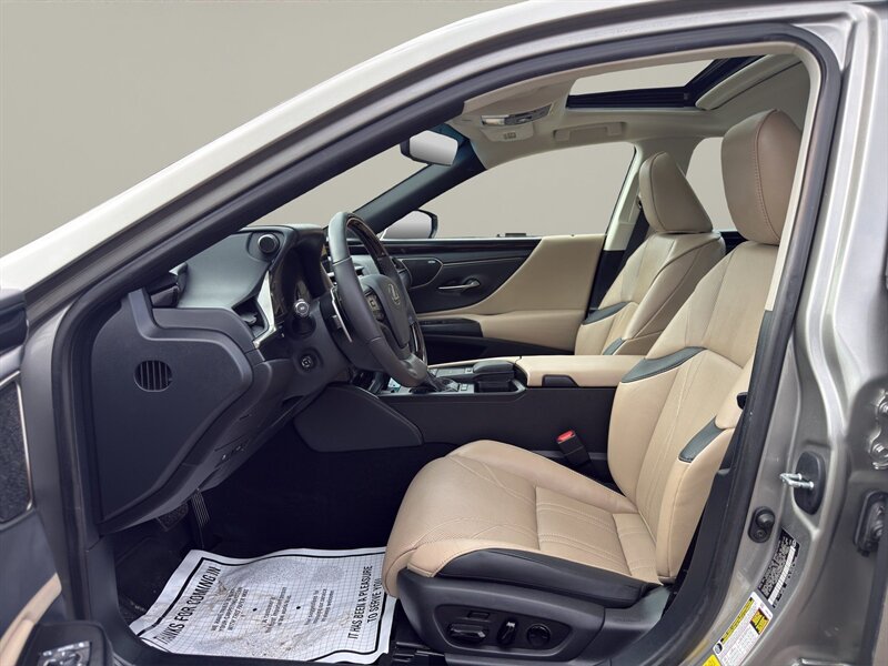 2021 Lexus ES 300h Luxury - Photo 9 - Warrington, PA 18976