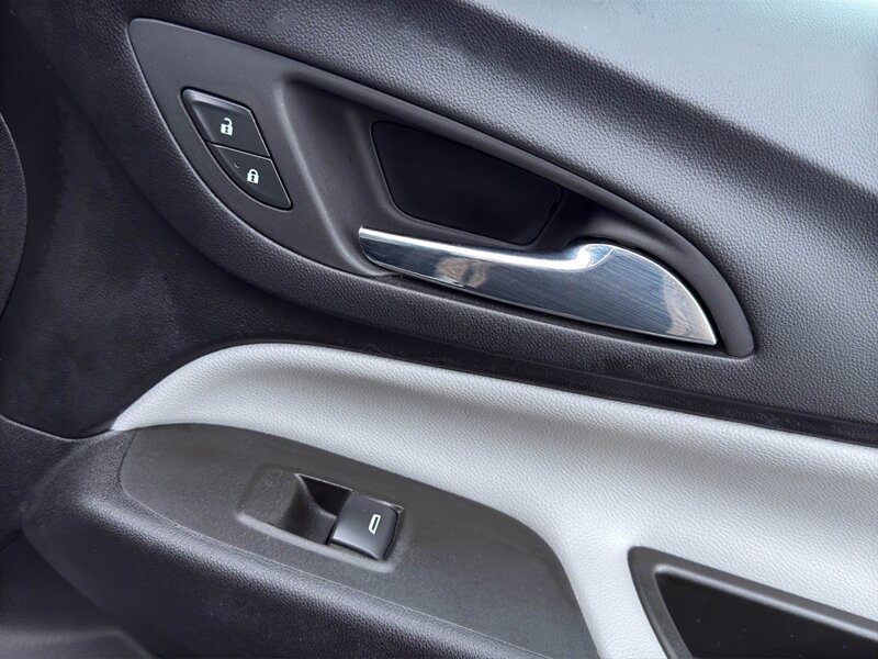 2023 Chevrolet Equinox FWD LT - Photo 17 - Warrington, PA 18976