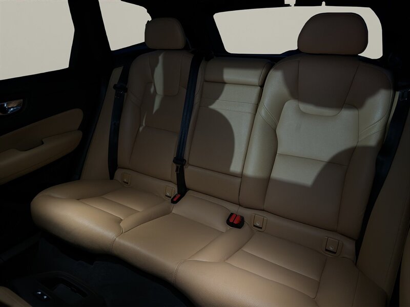 2019 Volvo XC60 T6 Momentum - Photo 13 - Warrington, PA 18976