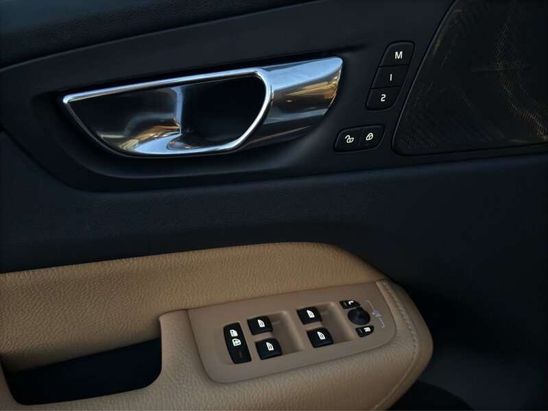 2019 Volvo XC60 T6 Momentum - Photo 12 - Warrington, PA 18976