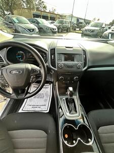 2017 Ford Edge SE   - Photo 10 - Houston, TX 77063-5630