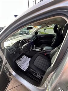 2017 Ford Edge SE   - Photo 9 - Houston, TX 77063-5630