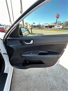 2019 Kia Optima LX - Photo 17 - Houston, TX 77063-5630