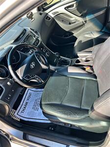2015 Hyundai ELANTRA Limited   - Photo 9 - Houston, TX 77063-5630