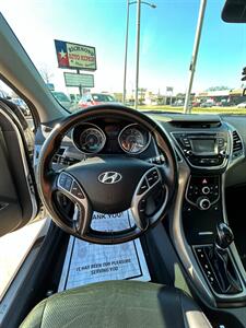 2015 Hyundai ELANTRA Limited   - Photo 11 - Houston, TX 77063-5630