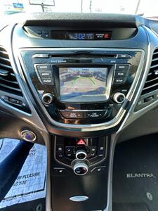2015 Hyundai ELANTRA Limited   - Photo 15 - Houston, TX 77063-5630