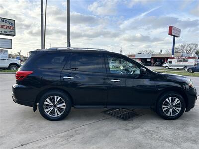 2017 Nissan Pathfinder S   - Photo 4 - Houston, TX 77063-5630