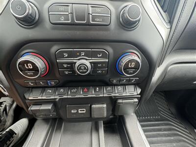 2019 Chevrolet Silverado 1500 LTZ   - Photo 10 - Fort Worth, TX 76111