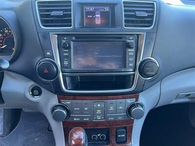 2013 Toyota Highlander Limited AWD - Photo 16 - Beaverton, OR 97005
