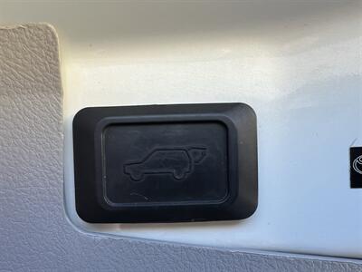 2013 Toyota Highlander Limited AWD - Photo 13 - Beaverton, OR 97005