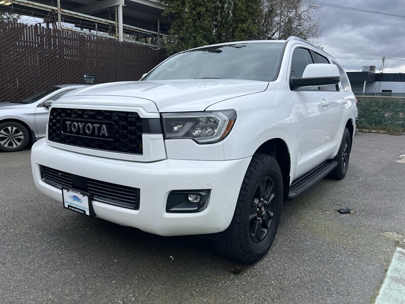 2019 Toyota Sequoia SR5 4X4   - Photo 1 - Beaverton, OR 97005