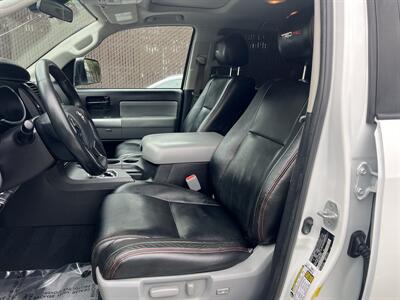 2019 Toyota Sequoia SR5 4X4 - Photo 9 - Beaverton, OR 97005