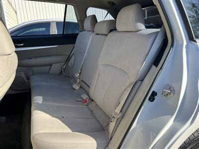 2013 Subaru Outback 2.5i Premium - Photo 8 - Beaverton, OR 97005
