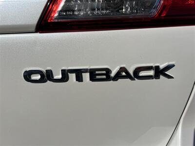 2013 Subaru Outback 2.5i Premium - Photo 13 - Beaverton, OR 97005