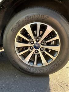 2023 Ford Expedition Limited   - Photo 6 - Laguna Hills, CA 92653