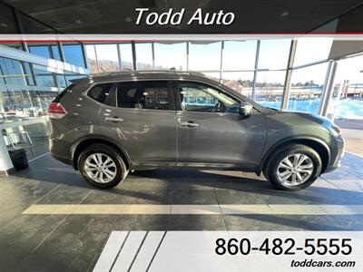 2015 Nissan Rogue SV   - Photo 8 - Torrington, CT 06790