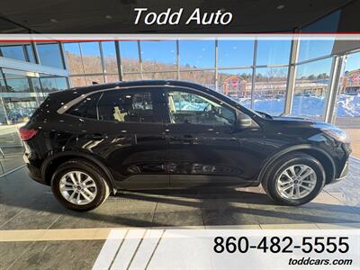 2022 Ford Escape SE   - Photo 3 - Torrington, CT 06790
