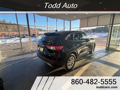 2022 Ford Escape SE   - Photo 4 - Torrington, CT 06790