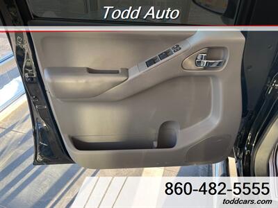 2013 Nissan Frontier SV   - Photo 8 - Torrington, CT 06790