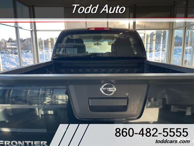 2013 Nissan Frontier SV   - Photo 5 - Torrington, CT 06790