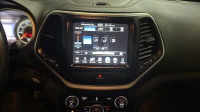 2014 Jeep Cherokee TrailHawk Sport Utility 4D - Photo 28 - Manassas, VA 20109