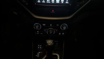 2014 Jeep Cherokee TrailHawk Sport Utility 4D - Photo 29 - Manassas, VA 20109