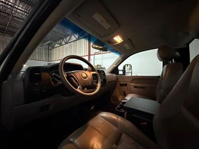 2013 Chevrolet Silverado 3500HD CC Cab & Chassis 2D   - Photo 18 - Manassas, VA 20109