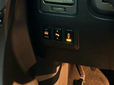 2005 Nissan Titan LE Pickup 4D 5 1/2 ft   - Photo 23 - Manassas, VA 20109