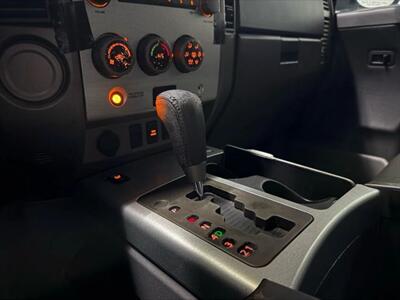 2005 Nissan Titan LE Pickup 4D 5 1/2 ft   - Photo 30 - Manassas, VA 20109