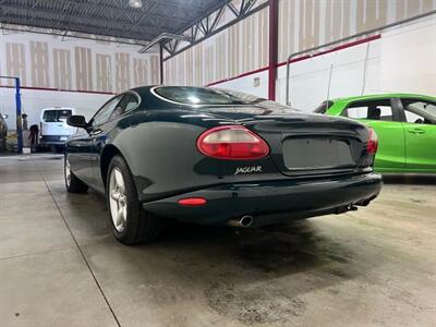 1997 Jaguar XK8 Coupe 2D   - Photo 6 - Manassas, VA 20109