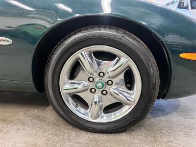 1997 Jaguar XK8 Coupe 2D   - Photo 15 - Manassas, VA 20109