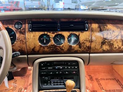 1997 Jaguar XK8 Coupe 2D   - Photo 22 - Manassas, VA 20109