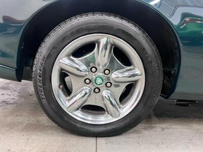 1997 Jaguar XK8 Coupe 2D   - Photo 14 - Manassas, VA 20109