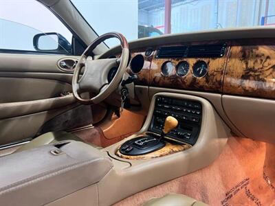 1997 Jaguar XK8 Coupe 2D   - Photo 31 - Manassas, VA 20109