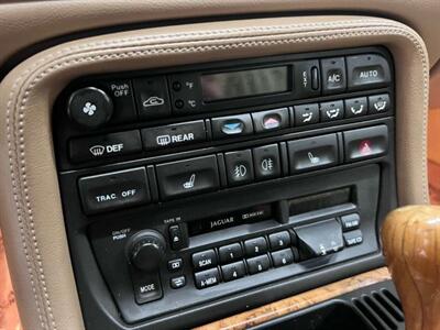 1997 Jaguar XK8 Coupe 2D   - Photo 25 - Manassas, VA 20109