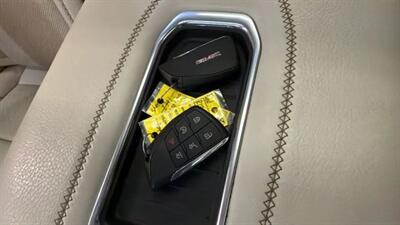 2021 GMC Yukon Denali Sport Utility 4D   - Photo 76 - Manassas, VA 20109