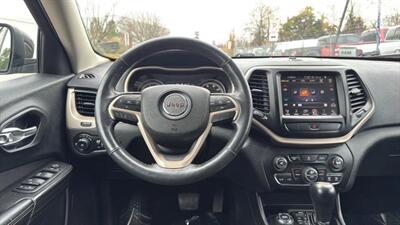 2015 Jeep Cherokee Latitude Sport Utility 4D   - Photo 21 - Manassas, VA 20109