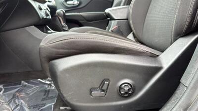 2015 Jeep Cherokee Latitude Sport Utility 4D   - Photo 41 - Manassas, VA 20109