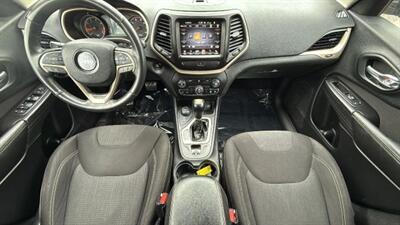 2015 Jeep Cherokee Latitude Sport Utility 4D   - Photo 34 - Manassas, VA 20109