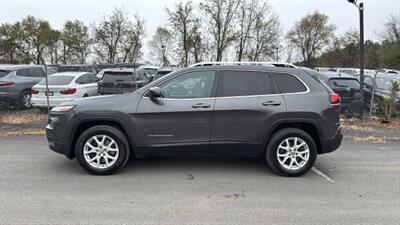 2015 Jeep Cherokee Latitude Sport Utility 4D   - Photo 10 - Manassas, VA 20109
