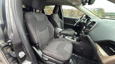 2015 Jeep Cherokee Latitude Sport Utility 4D   - Photo 52 - Manassas, VA 20109