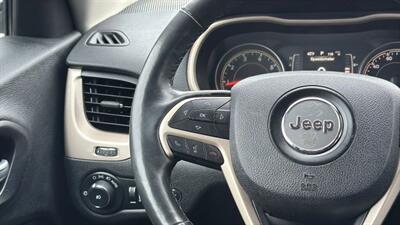 2015 Jeep Cherokee Latitude Sport Utility 4D   - Photo 23 - Manassas, VA 20109