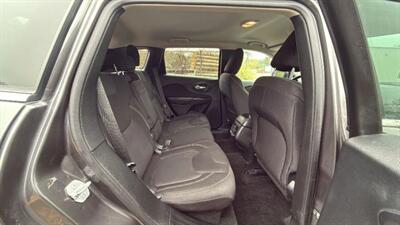 2015 Jeep Cherokee Latitude Sport Utility 4D   - Photo 48 - Manassas, VA 20109