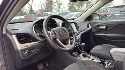 2015 Jeep Cherokee Latitude Sport Utility 4D   - Photo 40 - Manassas, VA 20109